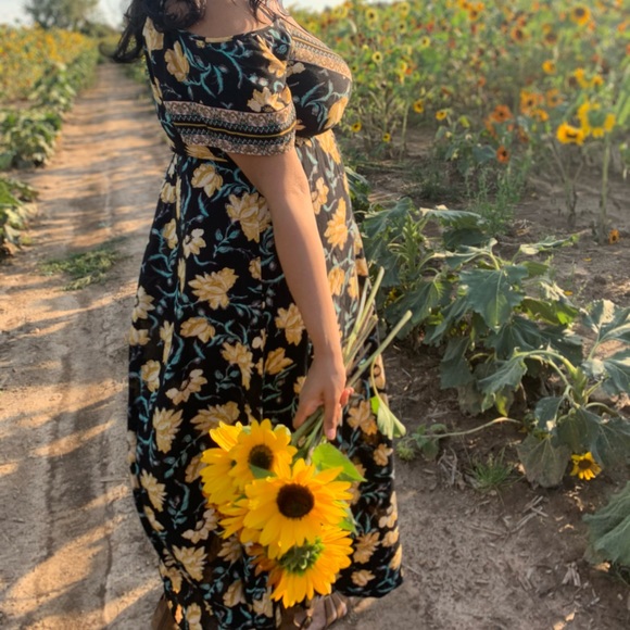 Sunflower Sundress Maxi Dress - Picture 3 of 3